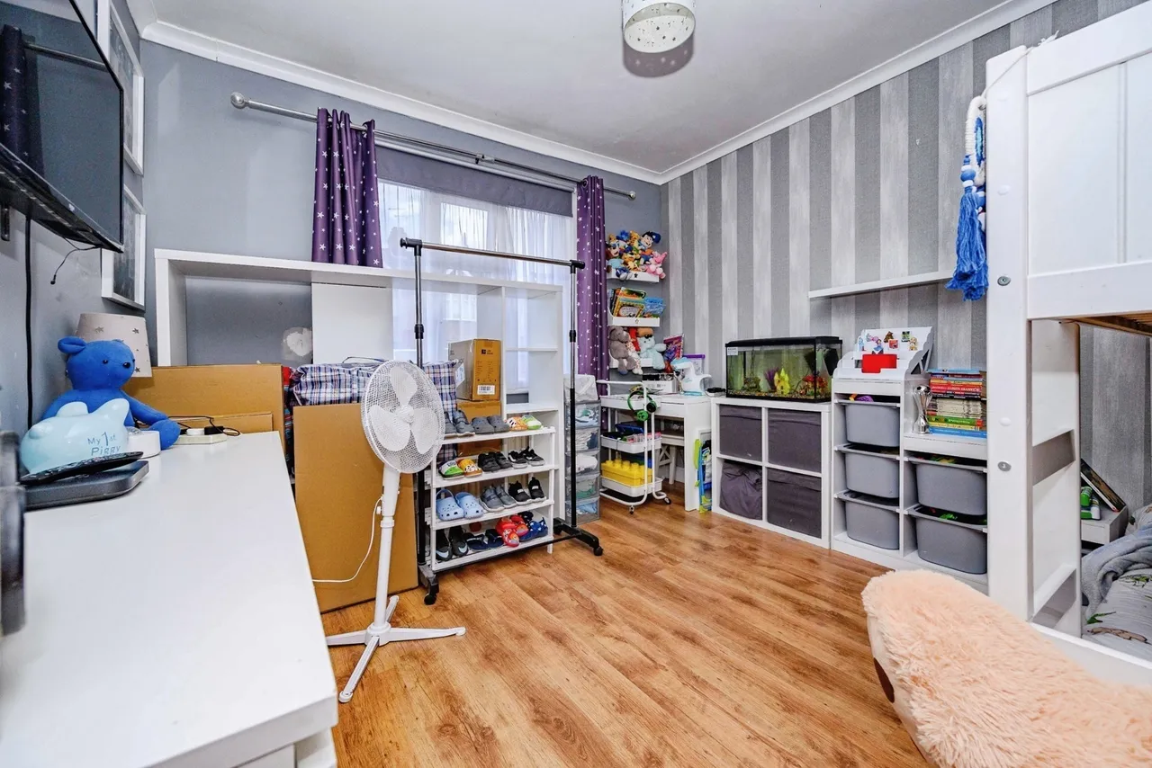 The Avenue, Luton, Bedfordshire, LU4, photo 8