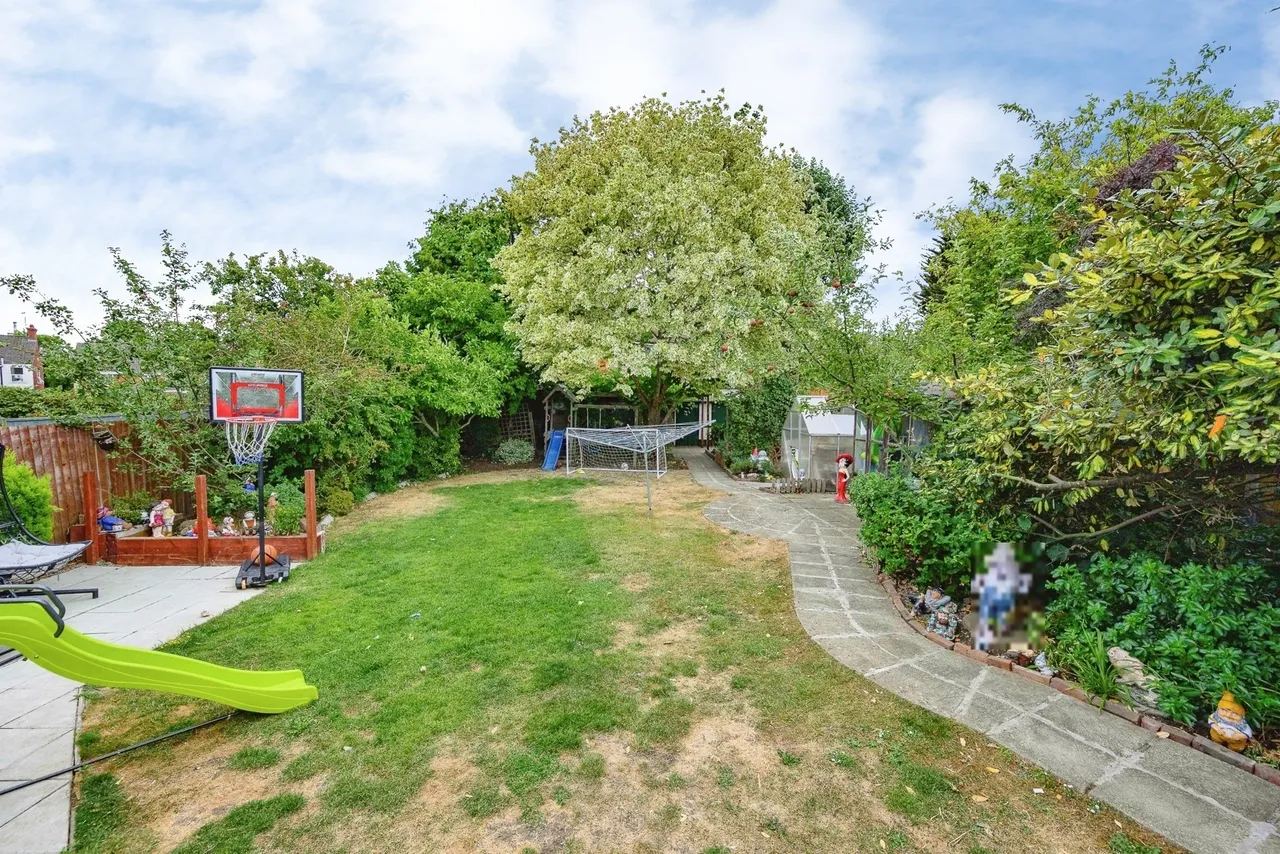 The Avenue, Luton, Bedfordshire, LU4, photo 10