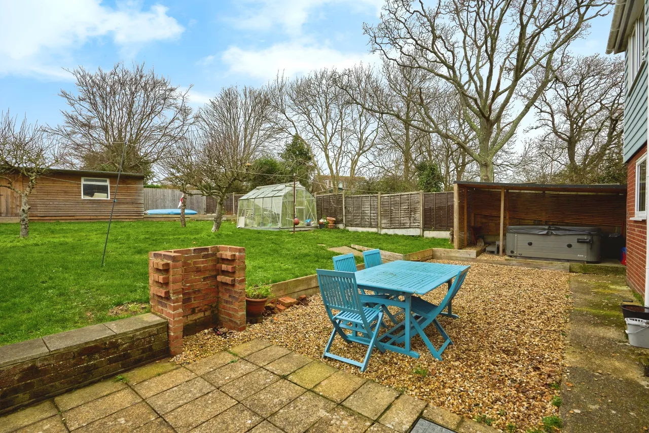 Caws Avenue, Seaview, PO34, photo 17