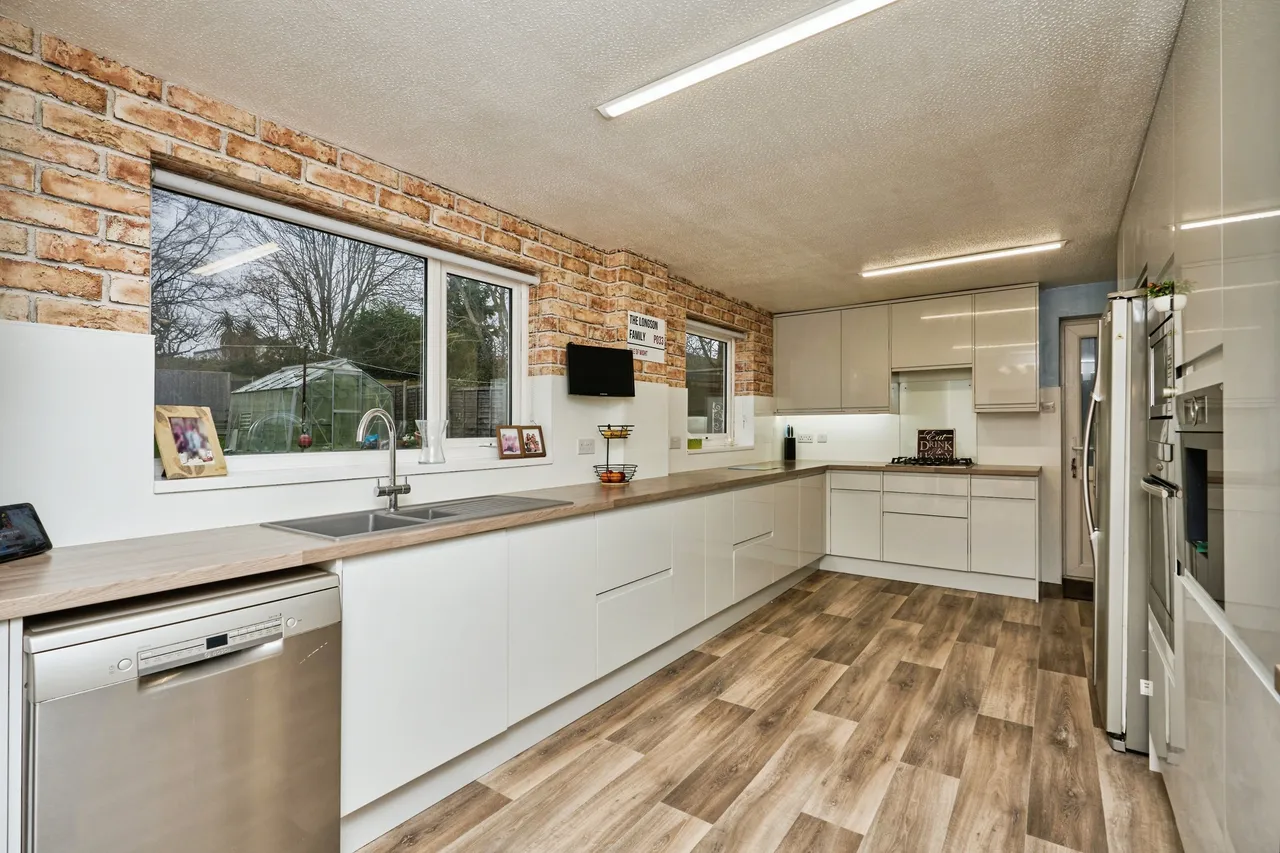 Caws Avenue, Seaview, PO34, photo 2