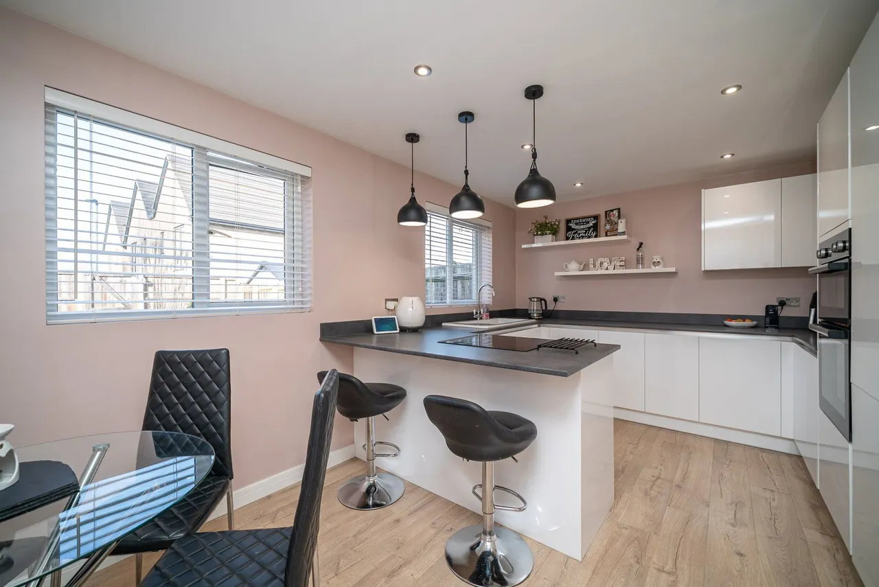 Blenheim Way, Stevenage, SG2 8TF, photo 3