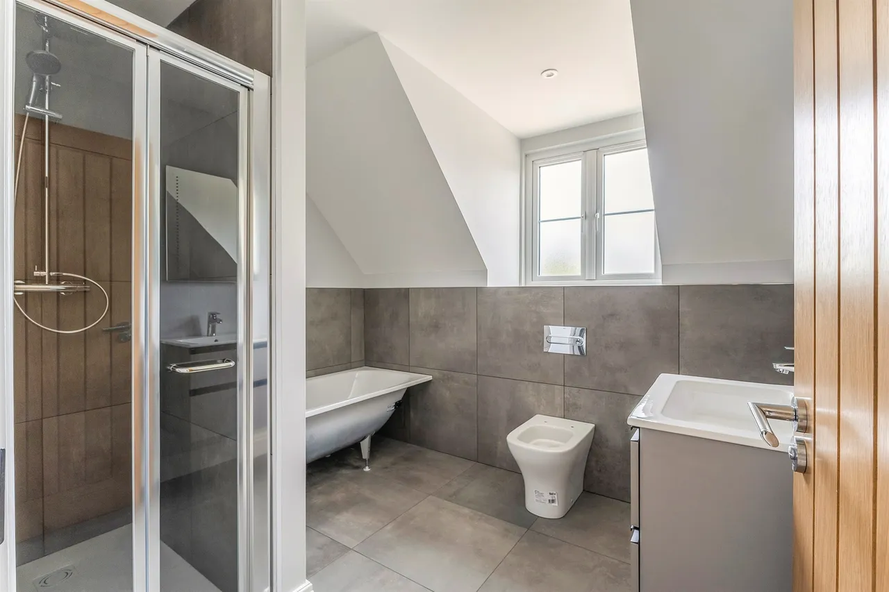 Winterslow Road, Porton, SP4, photo 8
