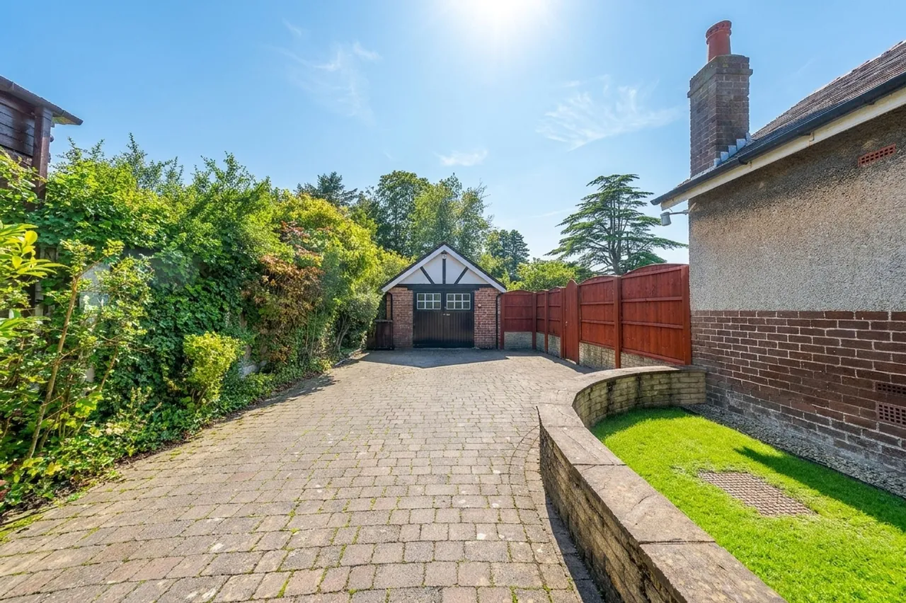 Prescot Road, Aughton, L39, photo 40