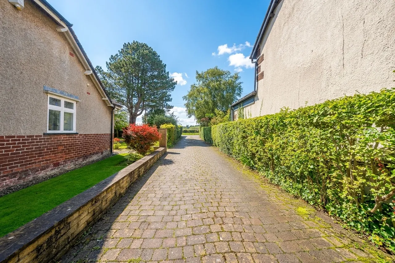 Prescot Road, Aughton, L39, photo 38