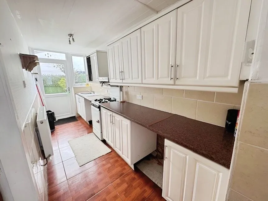 Queen Victoria Road, Blackpool, Lancashire, FY1, photo 2