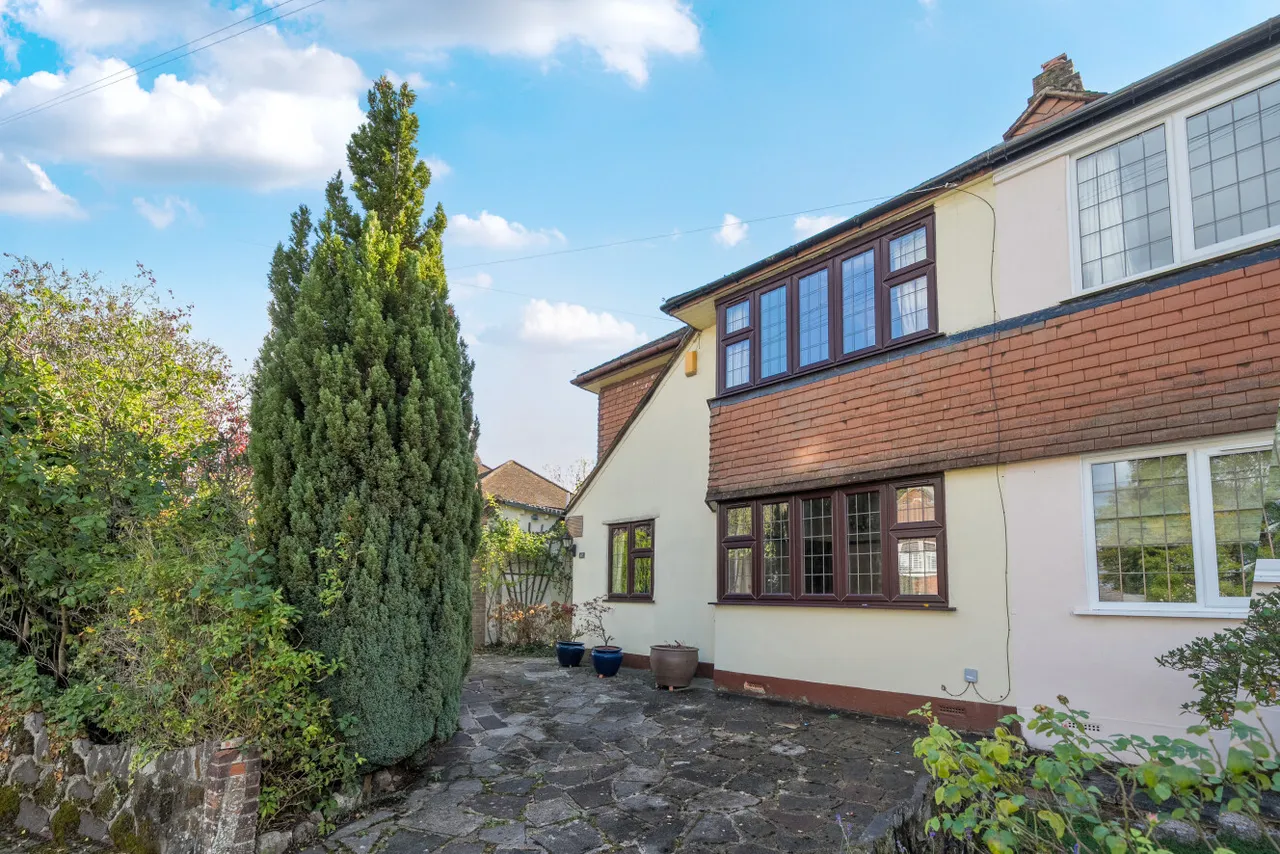 4 bed house for sale, Arragon Gardens, West Wickham, BR4