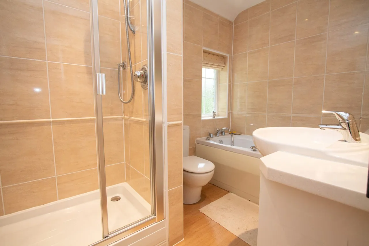 Thornhill Stockton Avenue, Fleet, GU51 4NS, photo 11