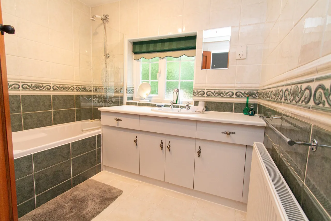 Thornhill Stockton Avenue, Fleet, GU51 4NS, photo 16