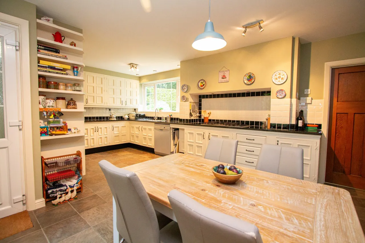 Thornhill Stockton Avenue, Fleet, GU51 4NS, photo 6
