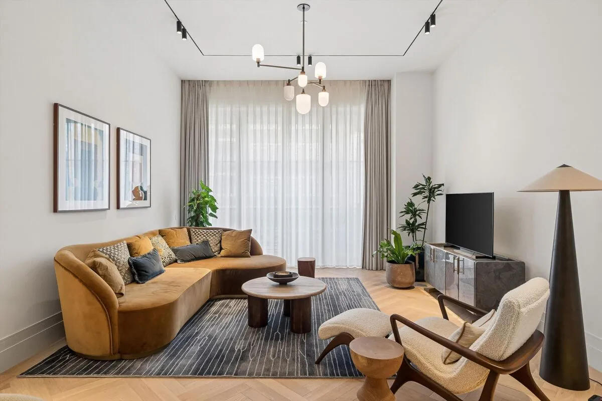2 bed flat to rent, Queensway, London, W2