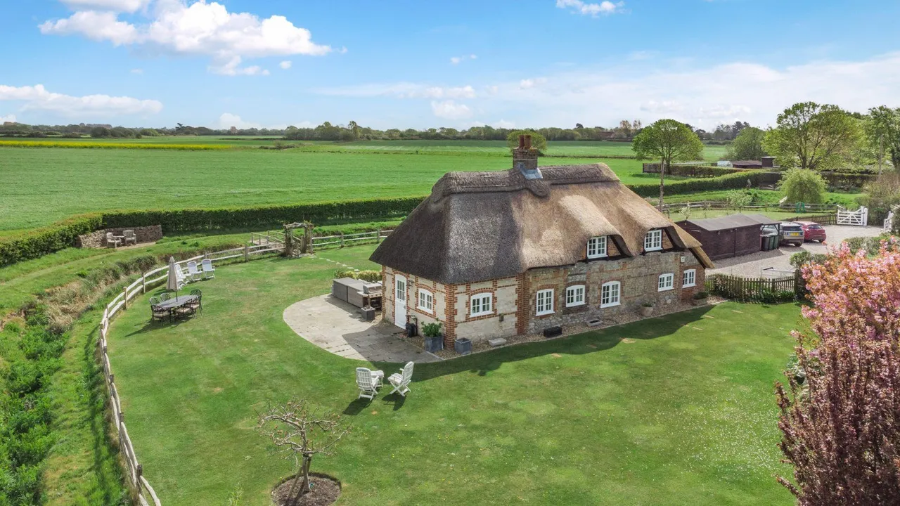 Selsey Road, Sidlesham, Chichester, West Sussex, PO20 7QX, photo 3