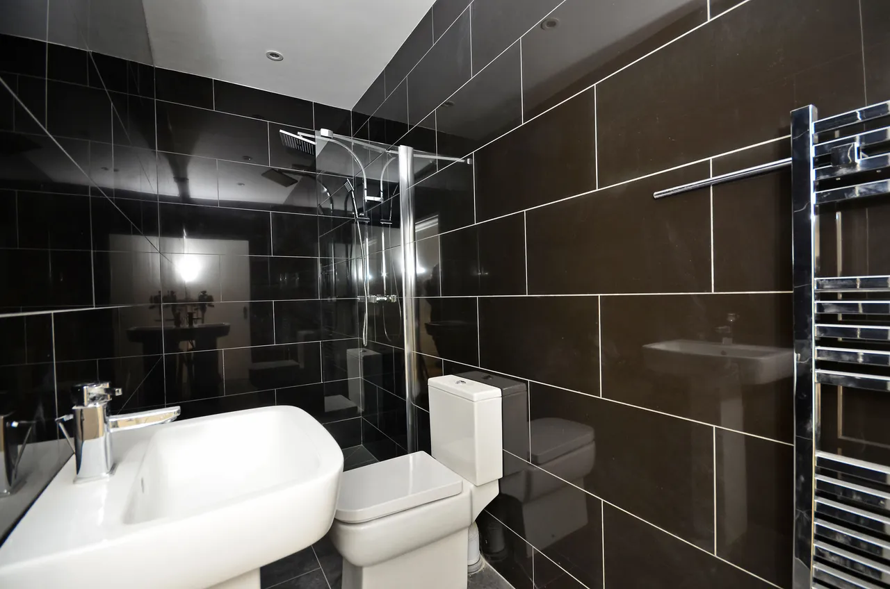 Flat 3, 2 Putney High Street, London, photo 9