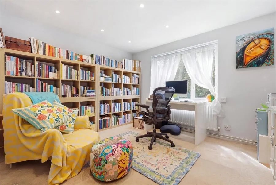 with 5 bedrooms in Nr Saffron Walden, CB11, photo 14