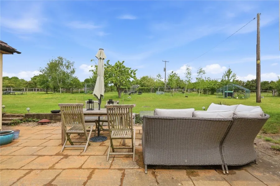 with 5 bedrooms in Nr Saffron Walden, CB11, photo 17