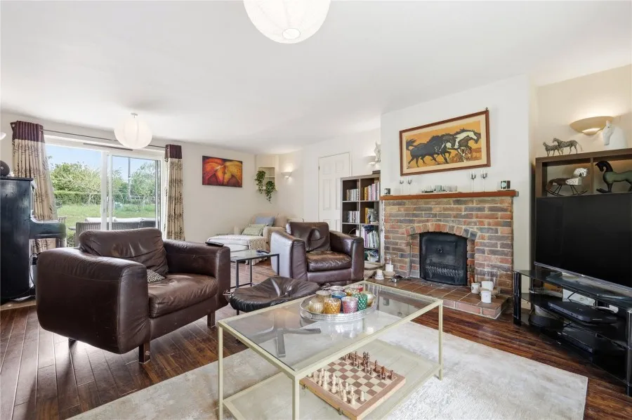 with 5 bedrooms in Nr Saffron Walden, CB11, photo 8