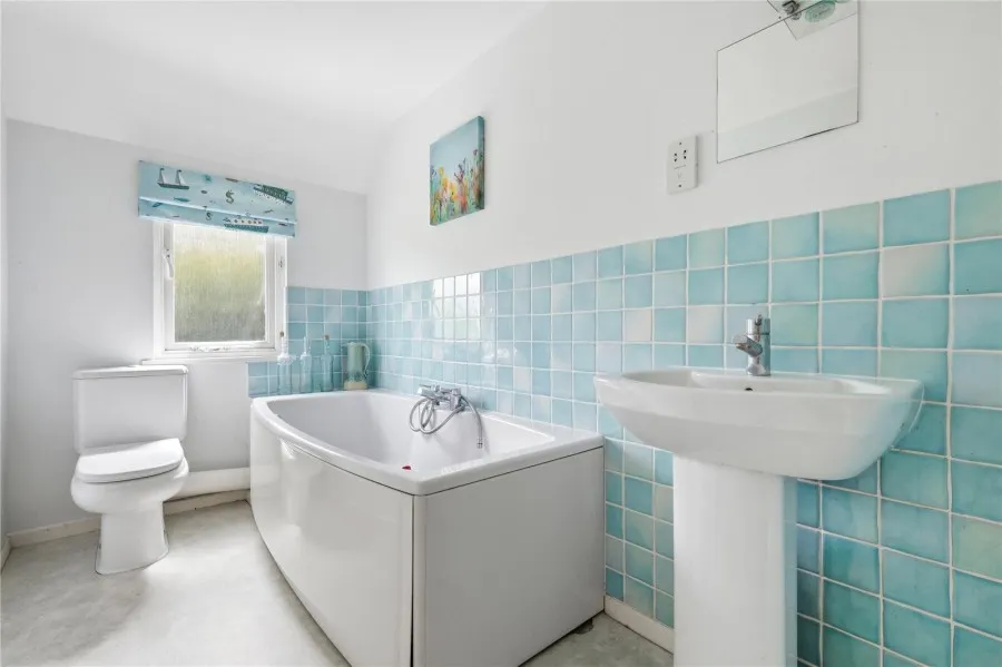 with 5 bedrooms in Nr Saffron Walden, CB11, photo 15