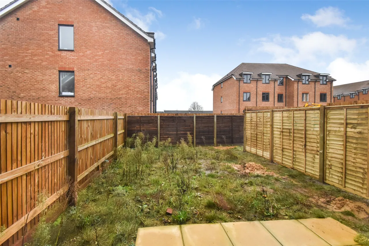 Mount Pleasant Road, Aldershot, Hampshire, GU12 4NL, photo 14