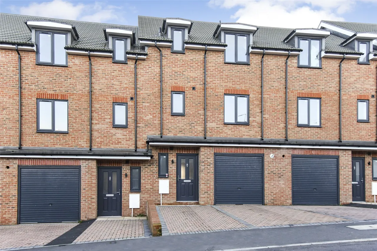 Mount Pleasant Road, Aldershot, Hampshire, GU12 4NL, photo 16