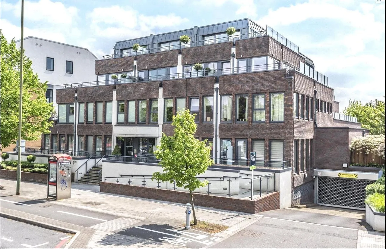 1 bed flat to rent, Lower Richmond Road, Richmond, TW9