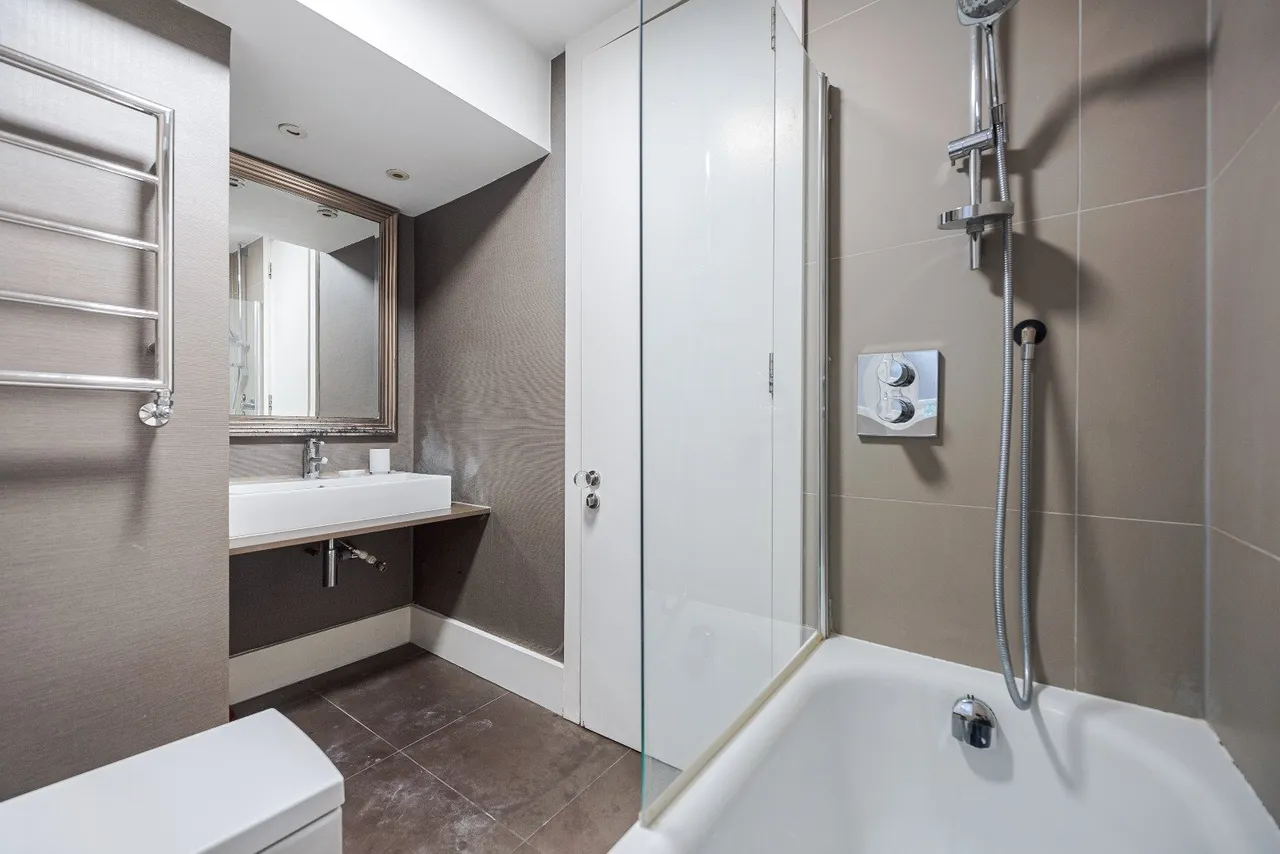 Flat 8, 24-26 Hans Crescent, London, SW1X, photo 10