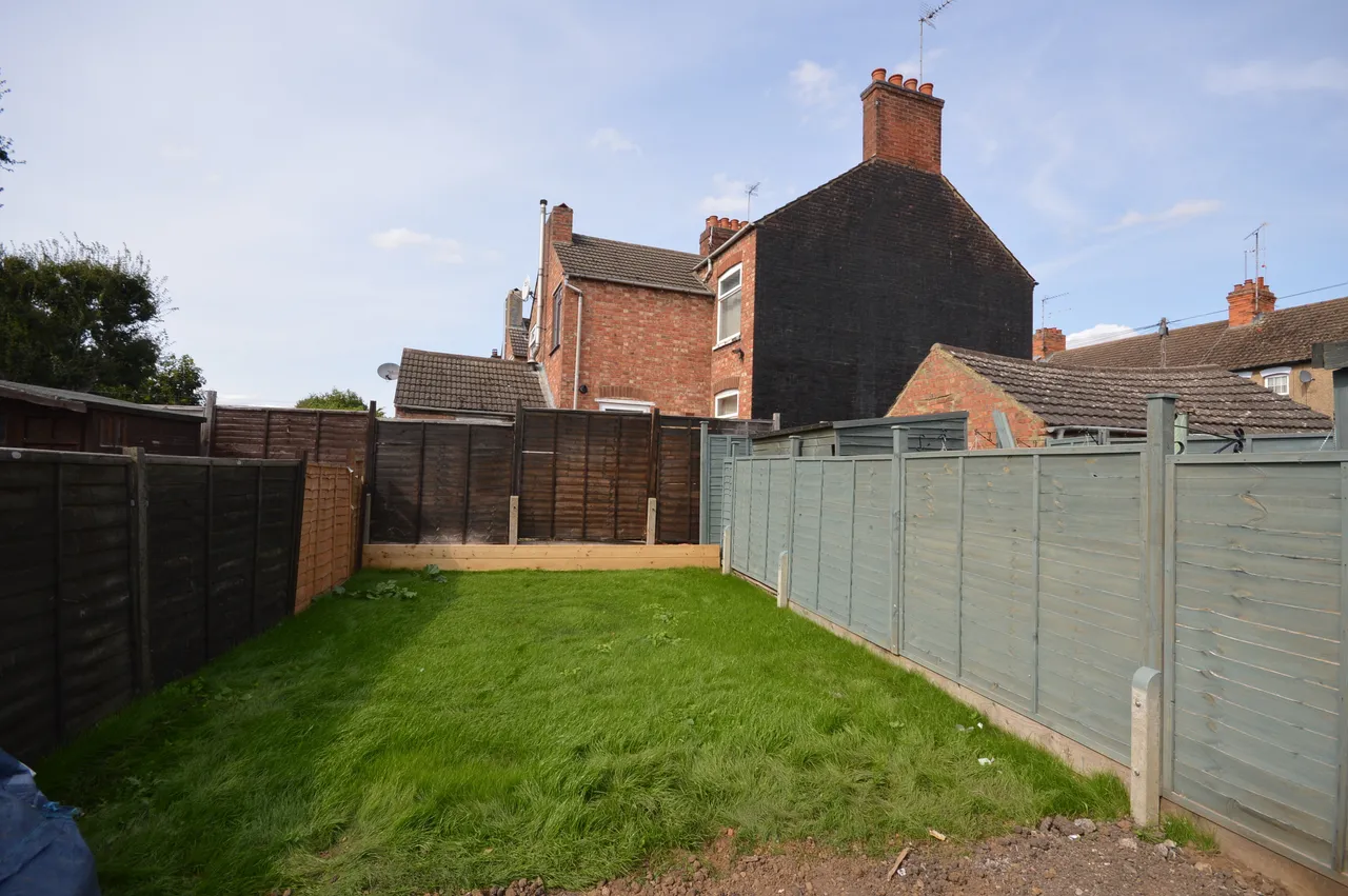 Ealing Terrace, Rushden, NN10, photo 2