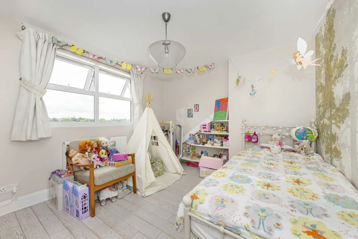 Glencairn Road, SW16, photo 7