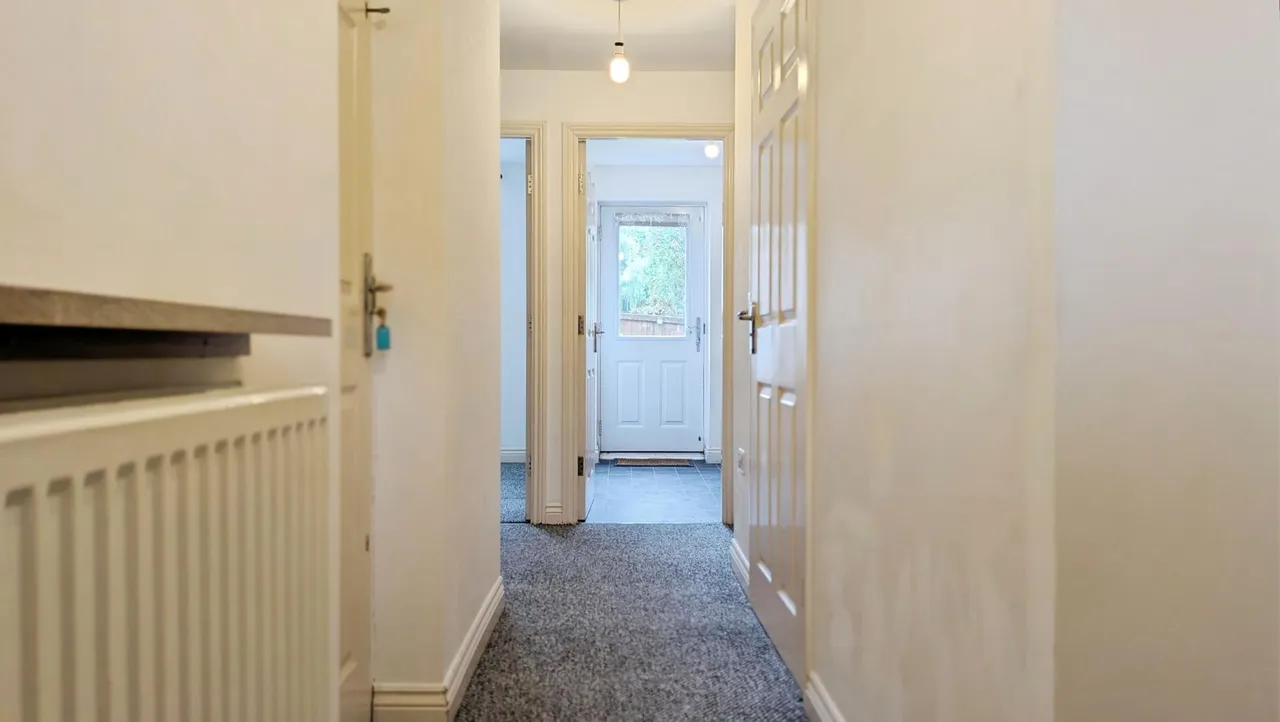 Shuttle Close, Mossley, OL5, photo 6