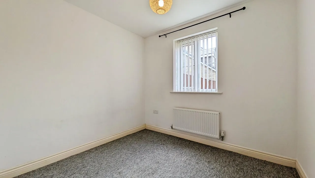 Shuttle Close, Mossley, OL5, photo 13
