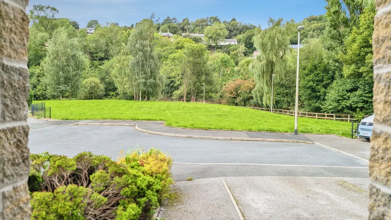 Shuttle Close, Mossley, OL5, photo 5