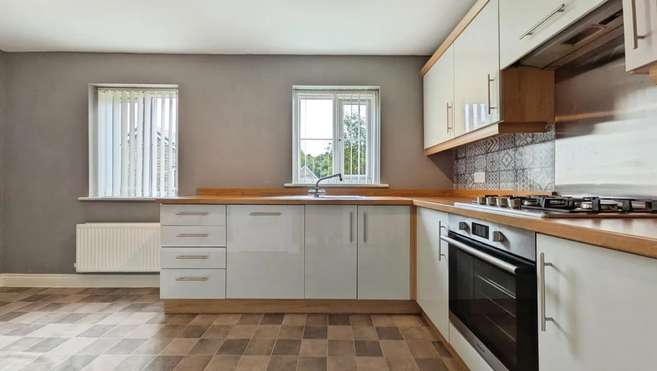 Shuttle Close, Mossley, OL5, photo 21
