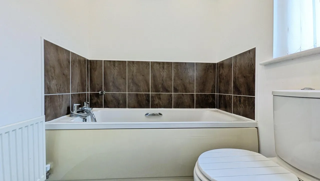 Shuttle Close, Mossley, OL5, photo 29