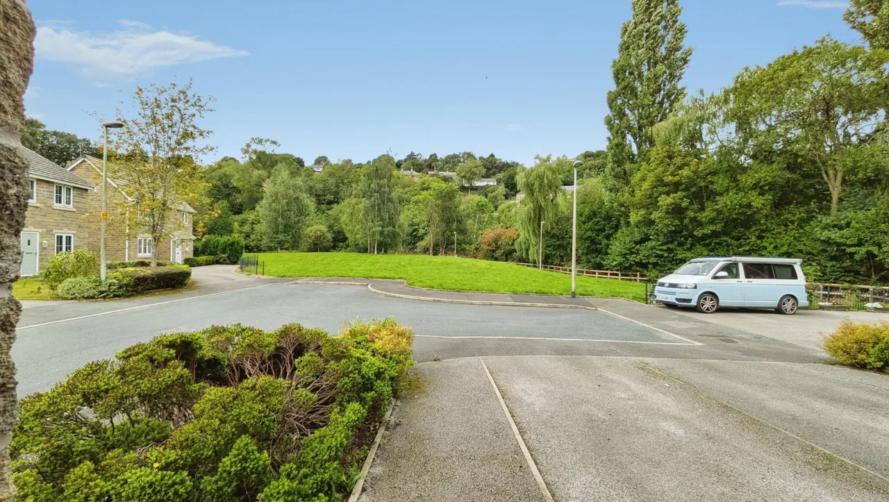Shuttle Close, Mossley, OL5, photo 4