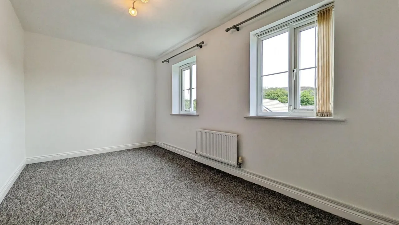 Shuttle Close, Mossley, OL5, photo 30