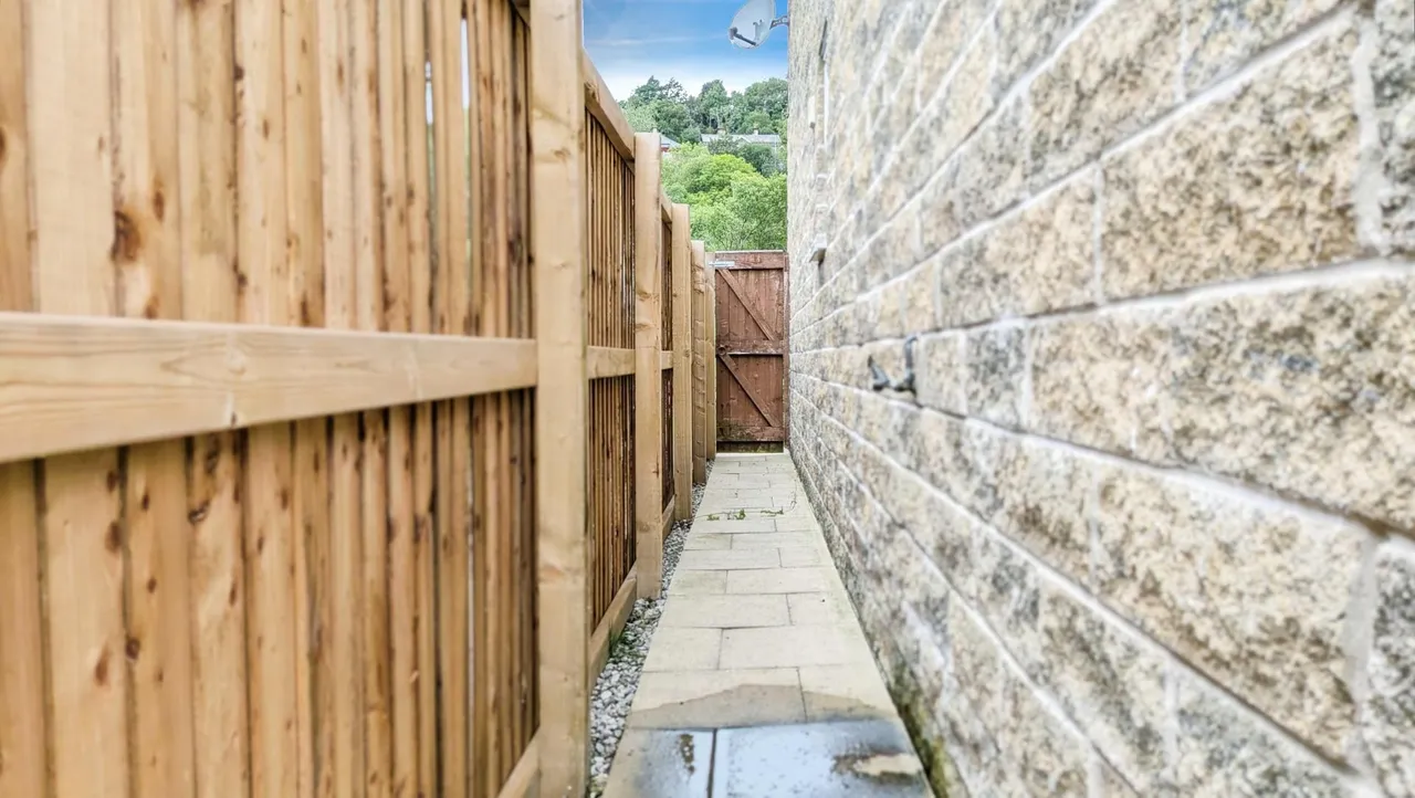 Shuttle Close, Mossley, OL5, photo 34