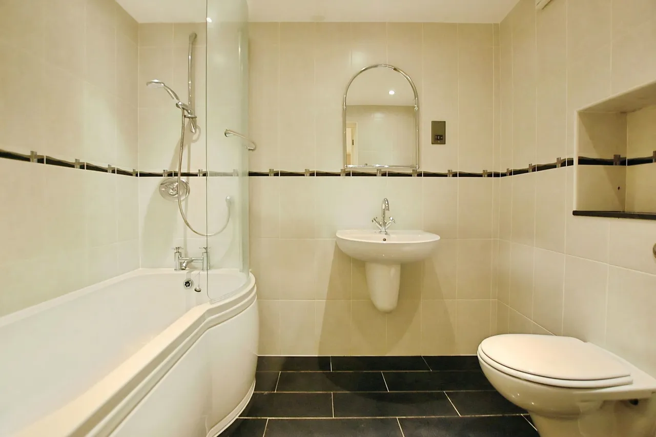 St. Lukes Road, Cheltenham, GL53, photo 31