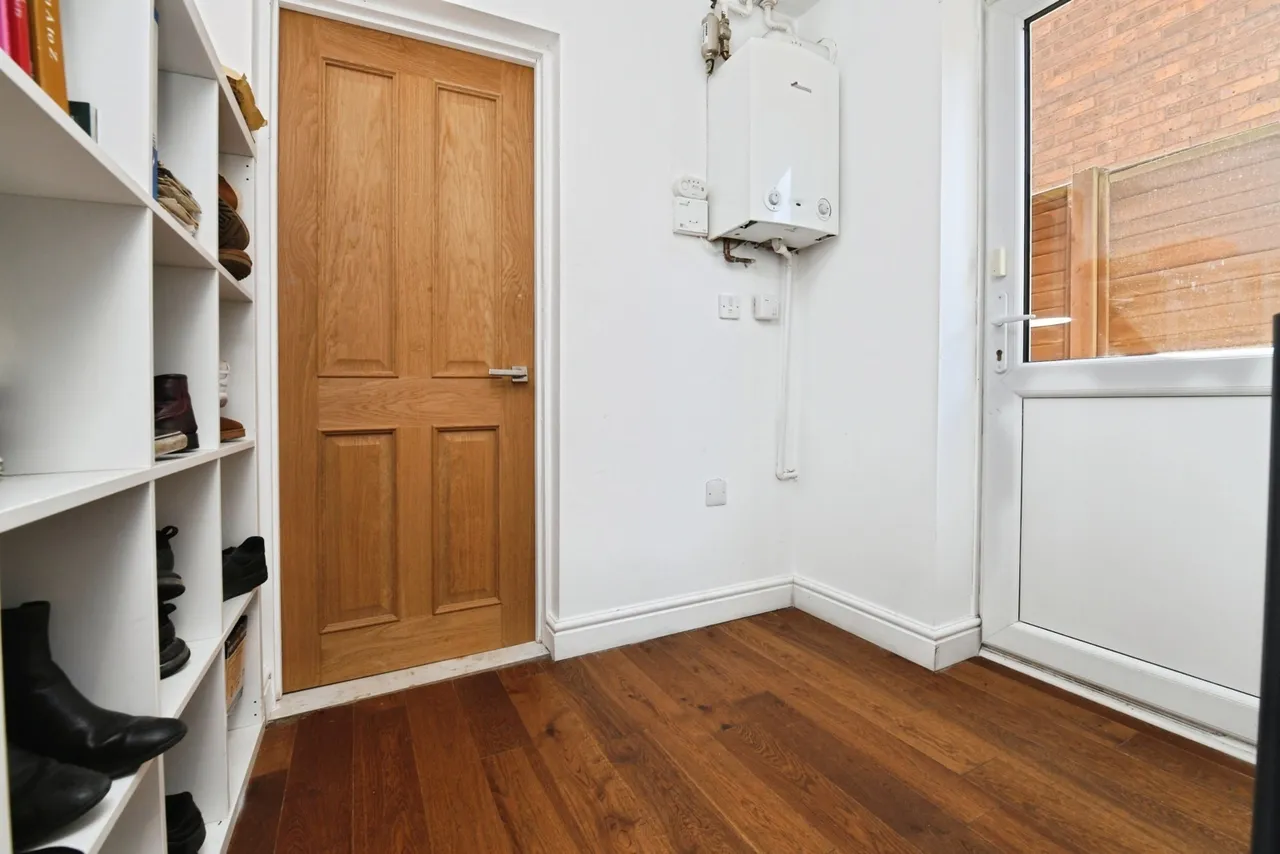Victoria Avenue, RAYLEIGH, Essex, SS6, photo 8