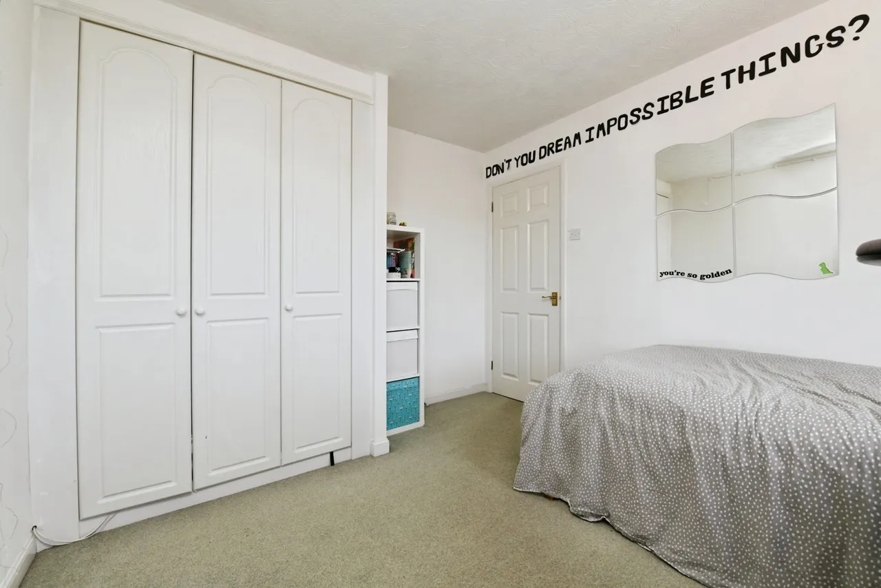 Victoria Avenue, RAYLEIGH, Essex, SS6, photo 13