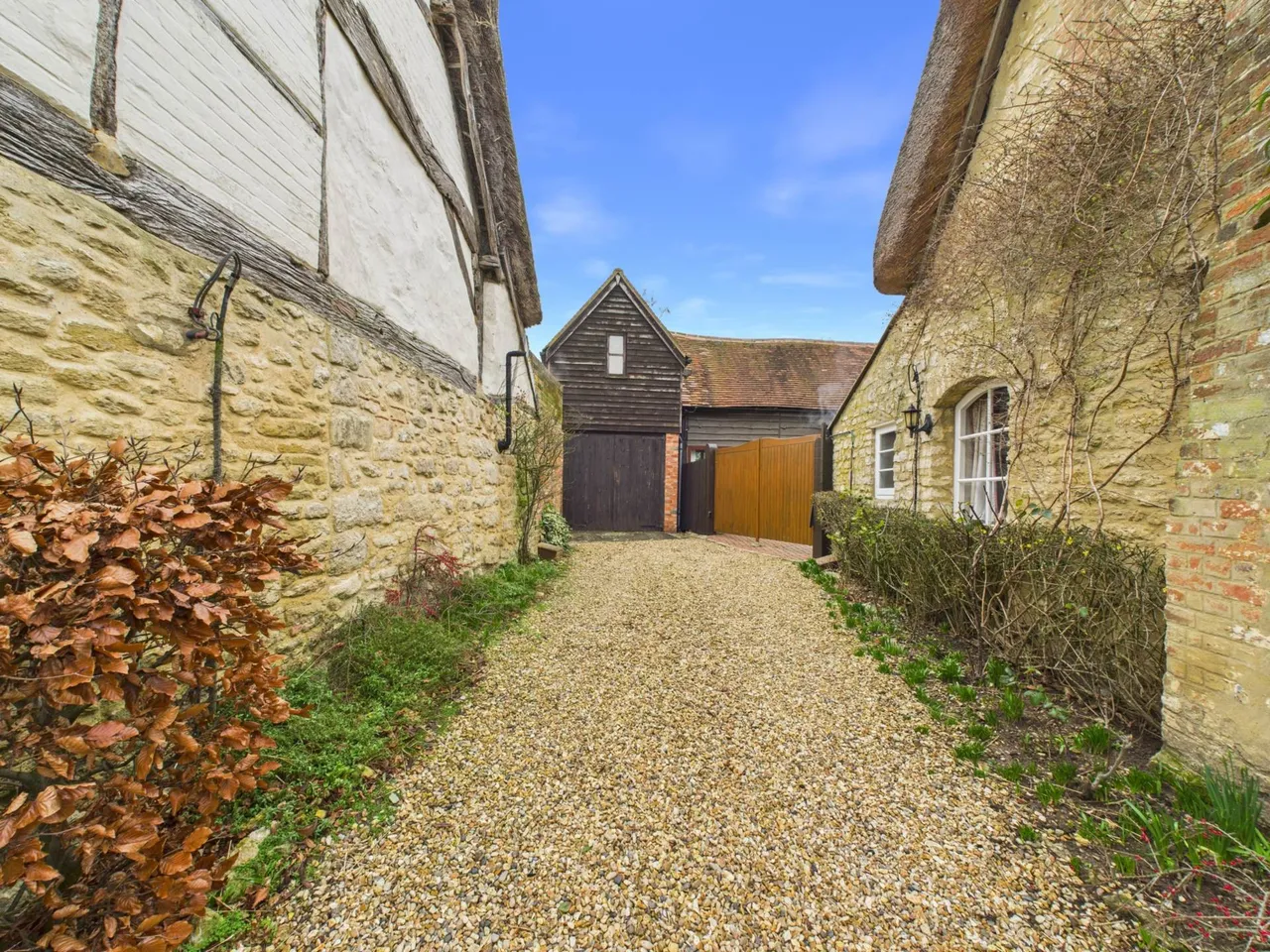 High Street, Long Crendon, photo 22