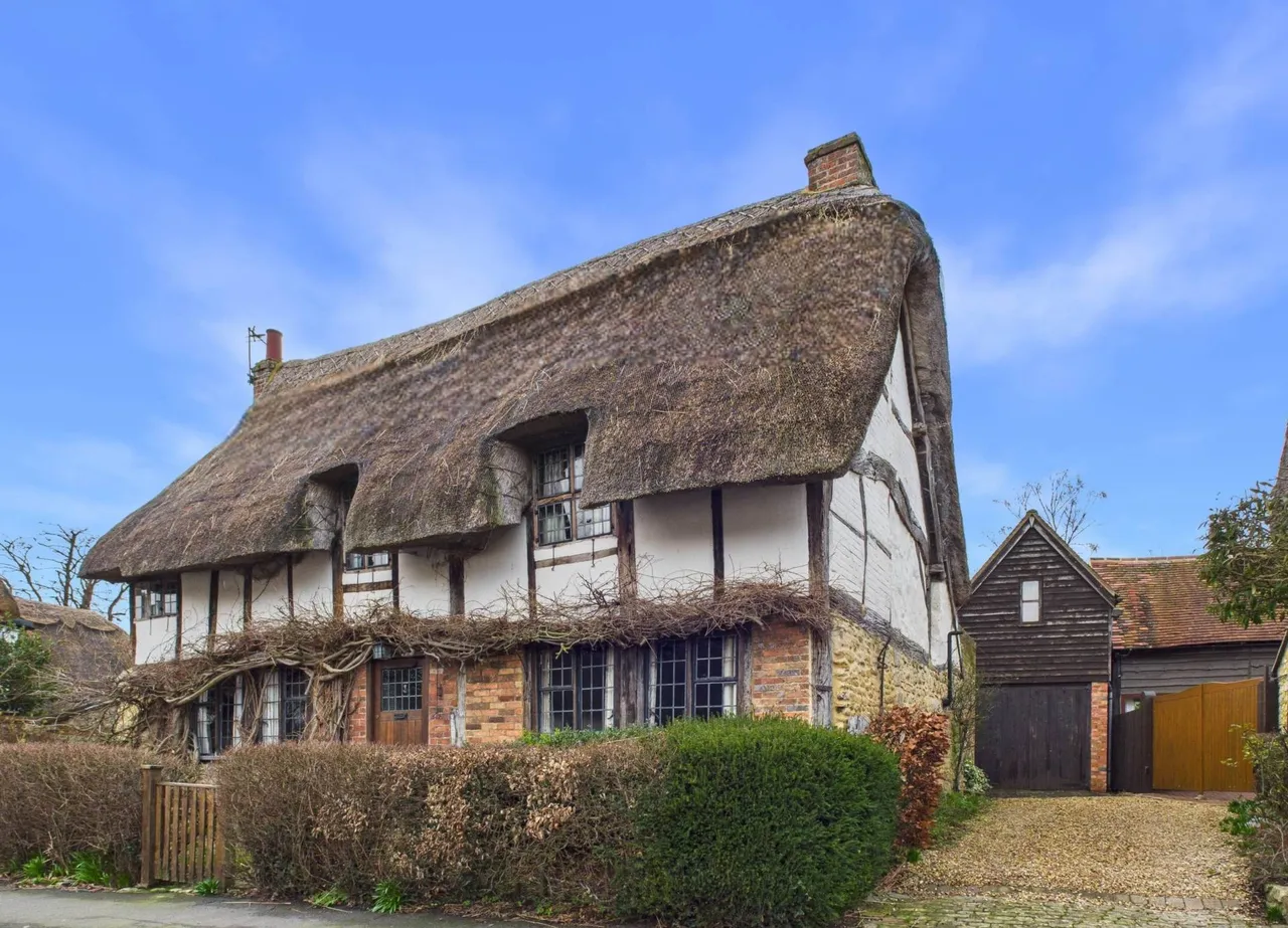 3 bed house for sale, High Street, Long Crendon