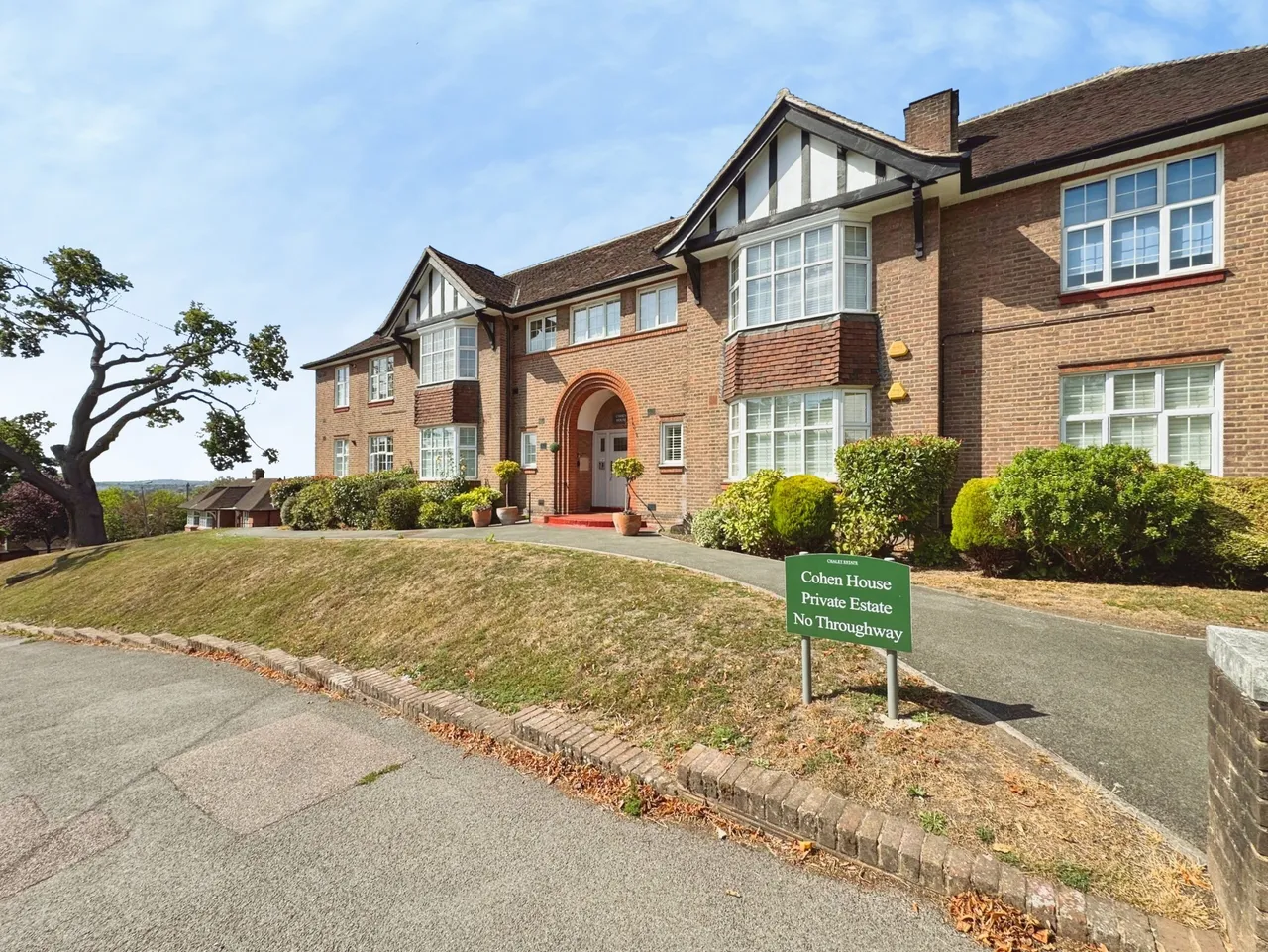 Hammers Lane, NW7, photo 8