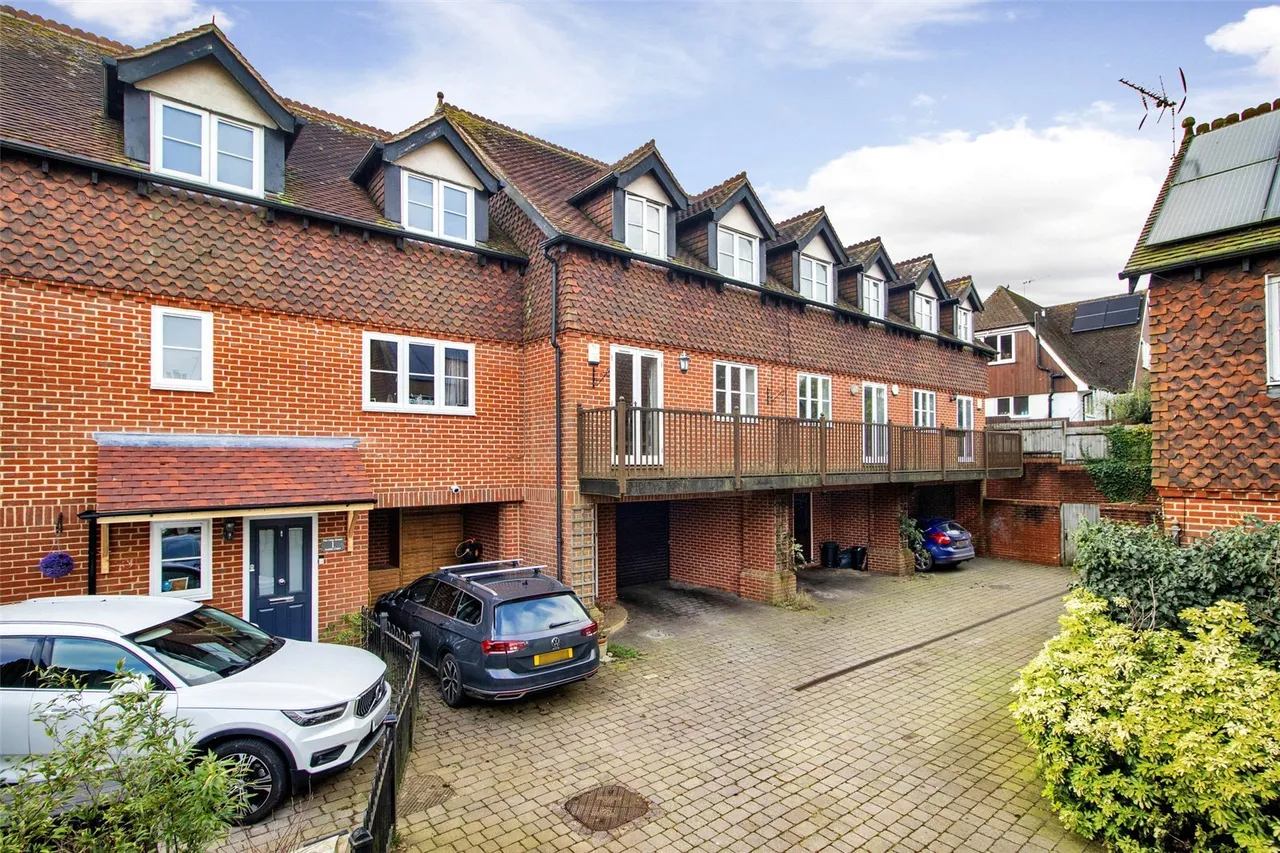 3 bed house for sale, London Road, Westerham, TN16