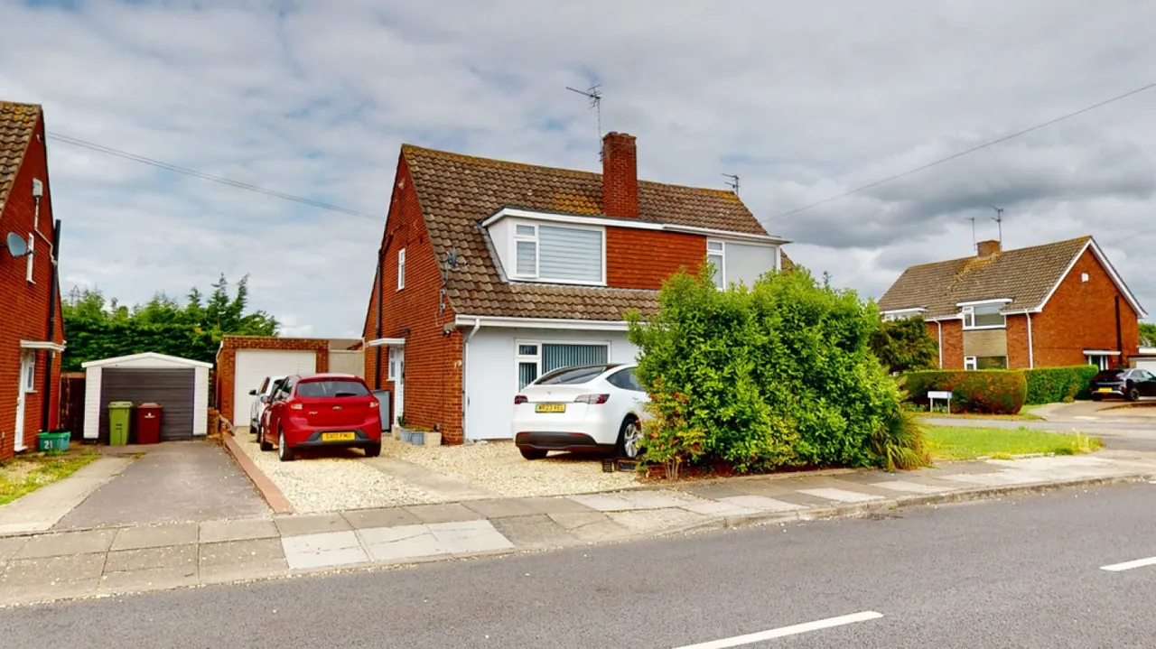 3 bed house for sale — Dunster Road, Cheltenham, Gloucestershire