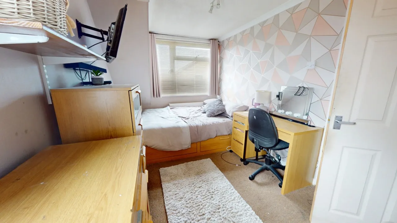 Dunster Road, Cheltenham, Gloucestershire, photo 7