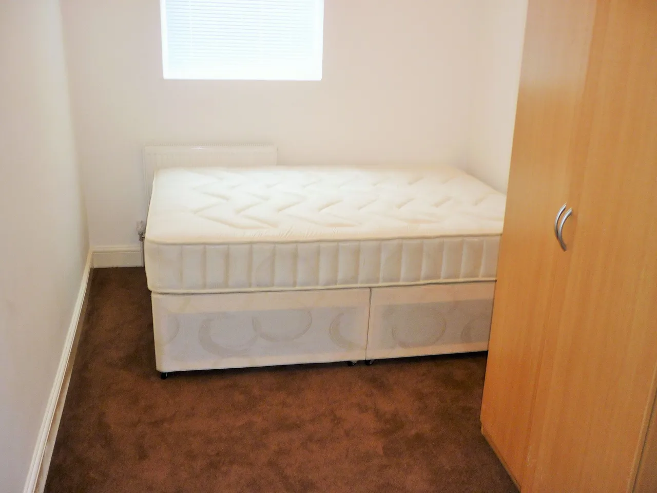 Station Road, E7, photo 6