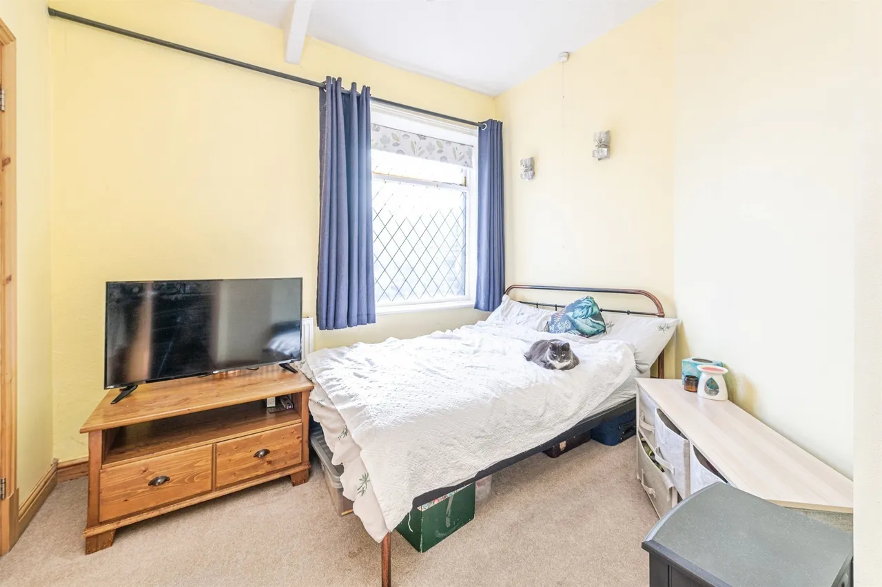 11a Combs Road, Dewsbury, photo 9