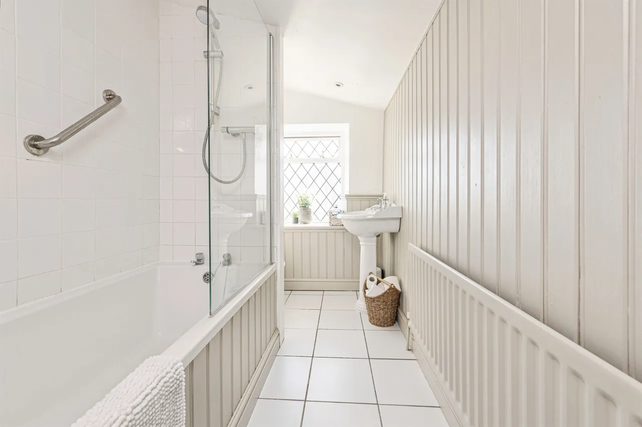 11a Combs Road, Dewsbury, photo 5