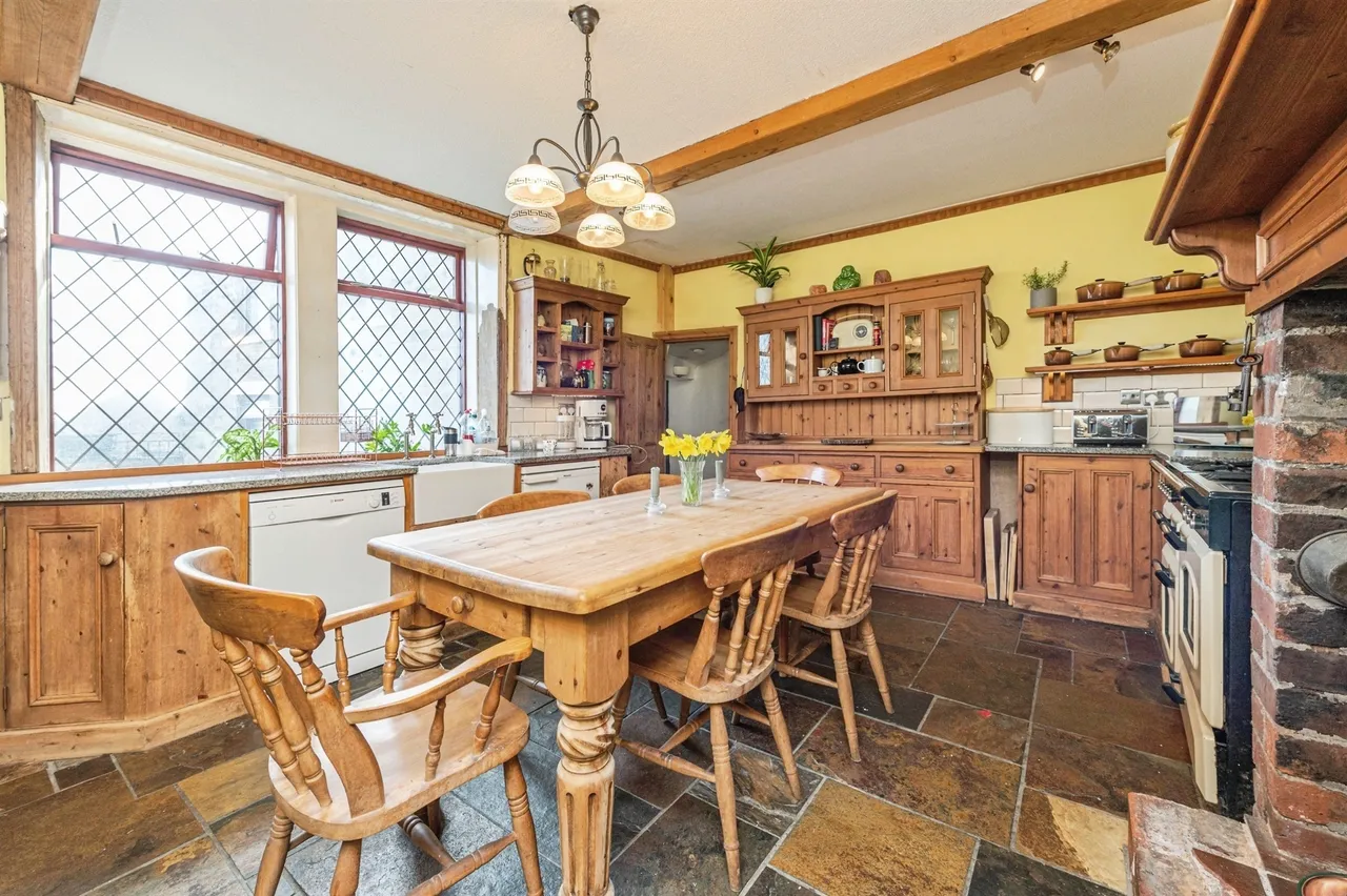 11a Combs Road, Dewsbury, photo 7