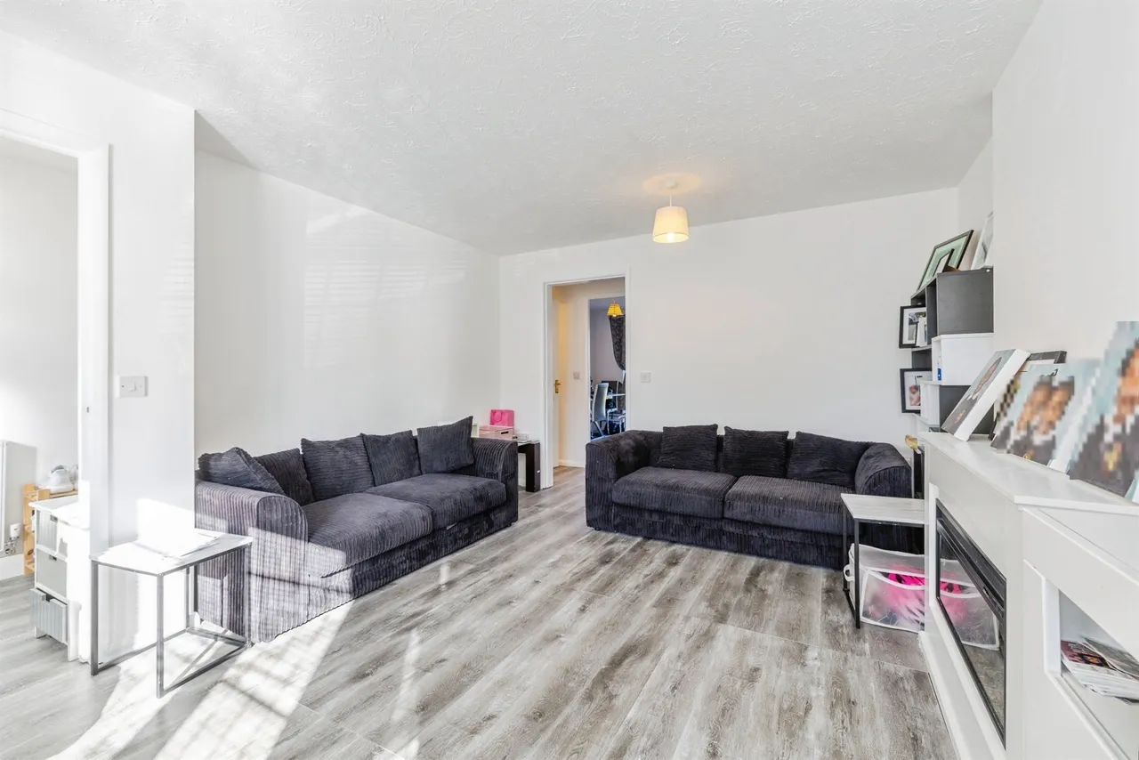 Newton Drive, Cherry Willingham, LN3, photo 3