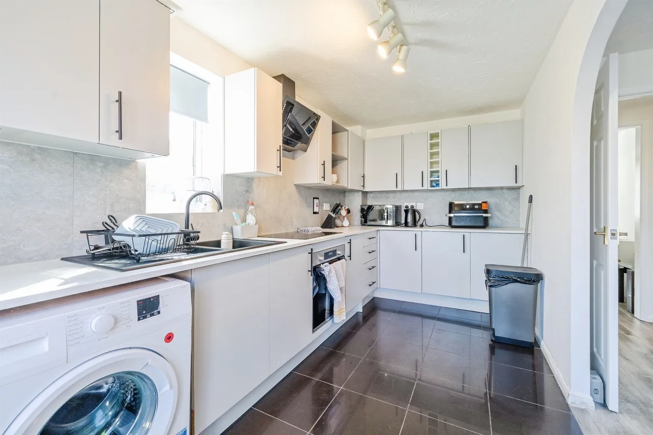 Newton Drive, Cherry Willingham, LN3, photo 4