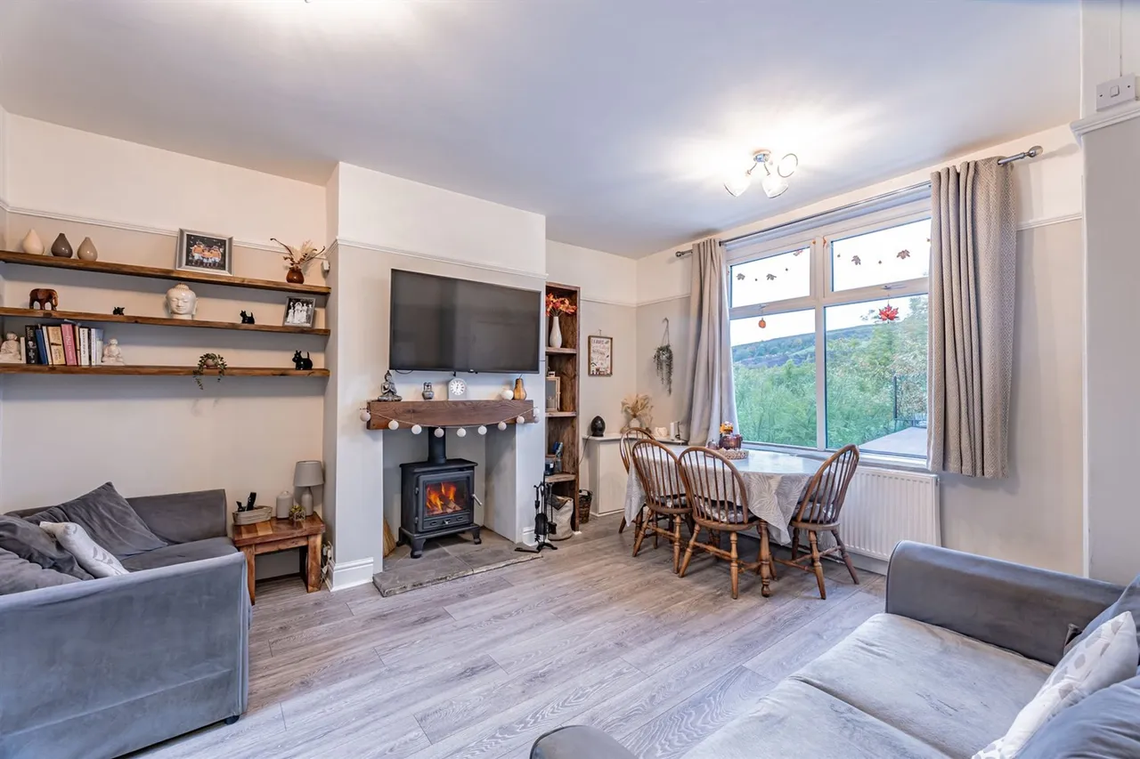 New Mills Road, High Peak, photo 5